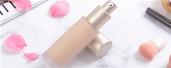 粉底液和散粉怎么用，粉底液和散粉哪个重要 护肤 第1张