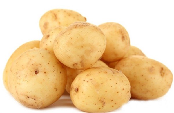 熟土豆切片贴脸保持弹性延缓衰老,土豆泥混牛奶敷脸肌肤柔滑 土豆 衰老 第1张 熟土豆切片贴脸保持弹性延缓衰老,土豆泥混牛奶敷脸肌肤柔滑 土豆 衰老 第1张