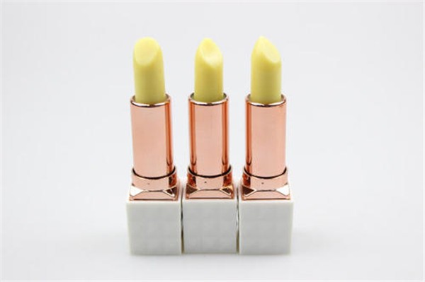 润唇膏是如何制作的,自己能做吗,有什么成份 烧杯 第1张 润唇膏是如何制作的,自己能做吗,有什么成份 烧杯 第1张