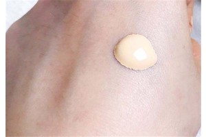 为什么粉底液不贴妆，​粉底液怎么用才贴妆