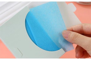 吸油纸好还是吸油笔好，用面部吸油纸的好处和坏处