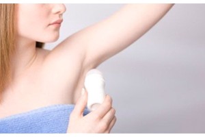 止汗露和止汗膏哪个好，止汗除味小能手上线