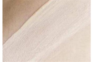 粉底液为什么擦上很白，​粉底液擦上很白怎么办