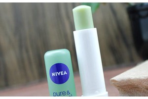 妮维雅润唇膏有颜色吗，妮维雅润唇膏好不好