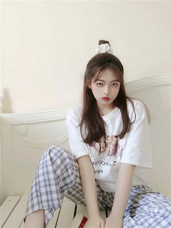 “手残”不会扎丸子头?教你3个小技巧,减龄还俏皮,解决小尴尬