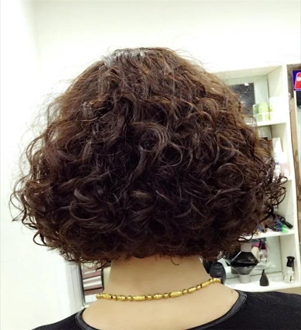 中年女性烫头显老？教你几招，避开雷区又时髦