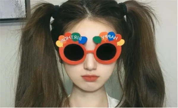 女性不想脸上有斑点，要正确护肤，才能拥有完美脸蛋