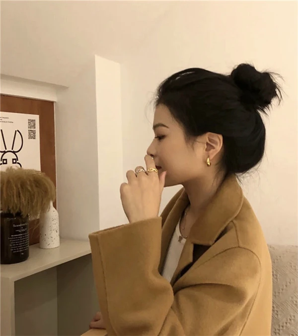 “手残”不会扎丸子头?教你3个小技巧,减龄还俏皮,解决小尴尬