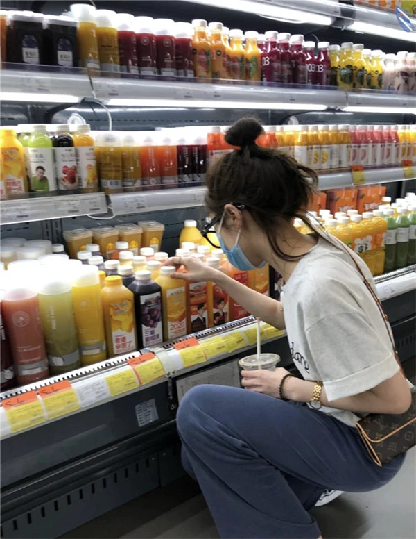 “手残”不会扎丸子头?教你3个小技巧,减龄还俏皮,解决小尴尬