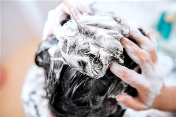 头发出油，头皮奇痒？教你简单方法解决！一个月养好头皮