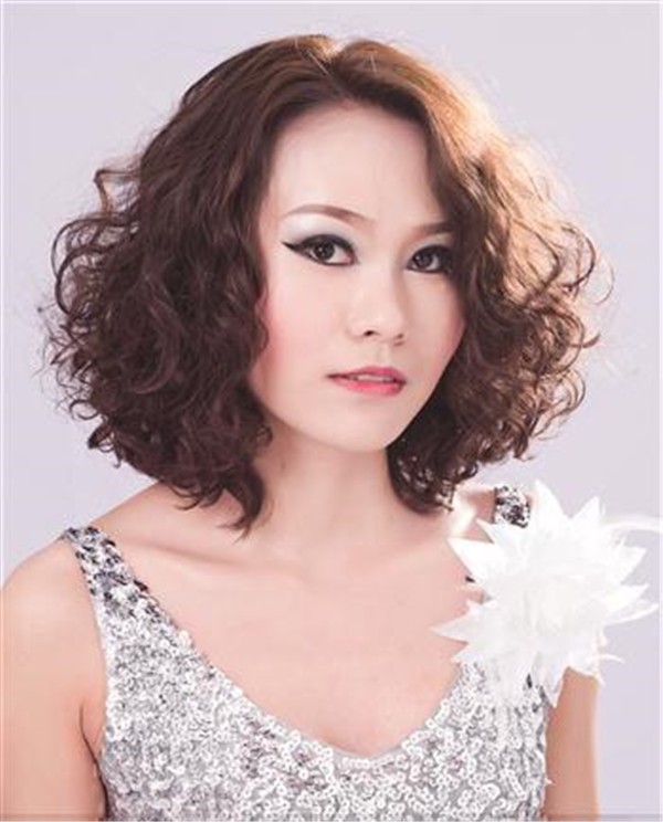 中年女性烫头显老？教你几招，避开雷区又时髦