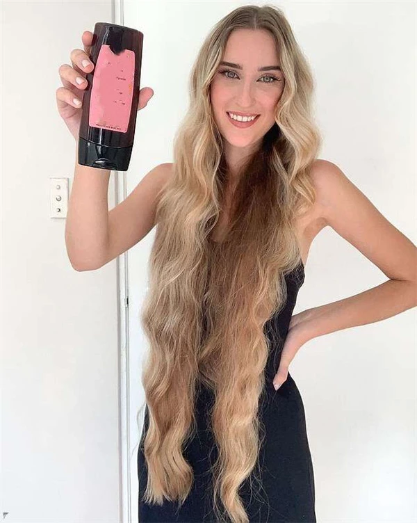 澳洲女子5年没剪头发，如今长到1米，洗后要3个小时才能干