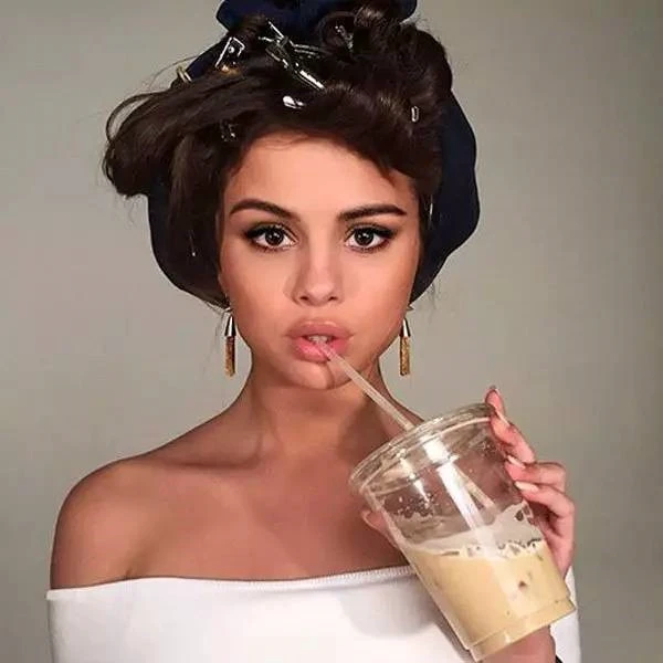 想要比同龄人老得慢,坚持这3个好习惯,皮肤会逐渐细腻有光泽