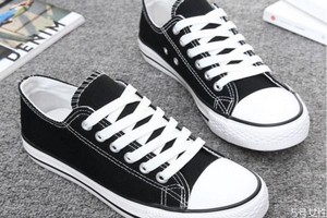 帆布鞋鞋带孔是金属吗，白色帆布鞋很脏怎么洗