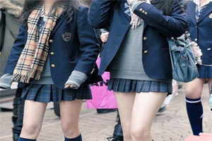 冬天怎么穿jk短裙，jk制服冬天下面怎么穿