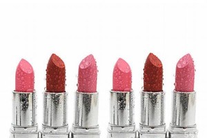 口红融化后可以修复吗，口红蹭到衣服上怎么办