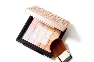 高光粉和高光棒哪个好用，高光粉和高光棒有什么区别