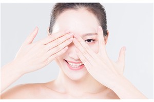 产生的极为重要的原因，雀斑引发的具体因素是什么