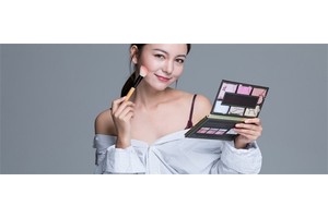 腮红怎么选，秋冬适合哪种腮红