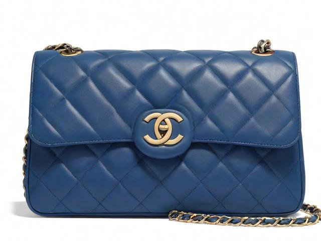 {香奈儿男士蔚蓝，深邃与不羁的味道}