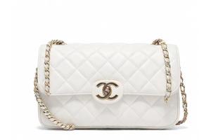 香奈儿白色22Bag，奢华优雅，官方价格解析